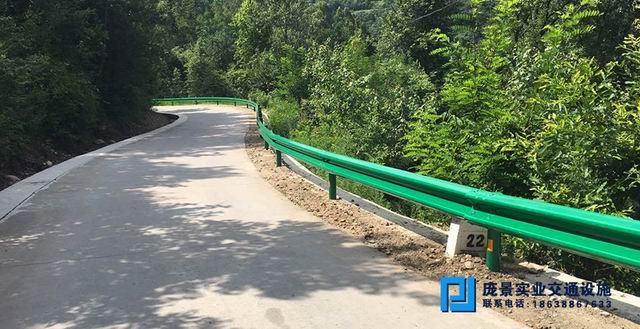 农村公路草莓视频污在线看免费.jpg