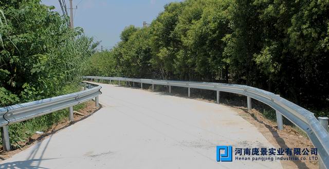 公路波形草莓视频污在线看免费板多少钱.jpg