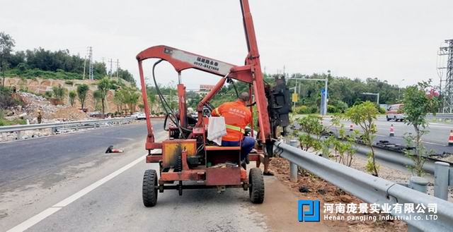 波形草莓视频污在线看免费打立柱.jpg