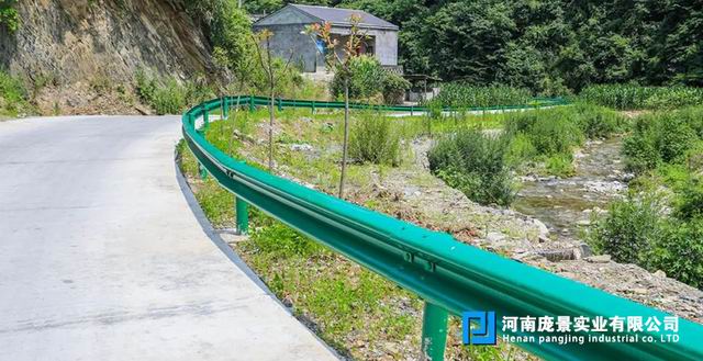 郑州波形草莓视频污在线看免费厂.jpg
