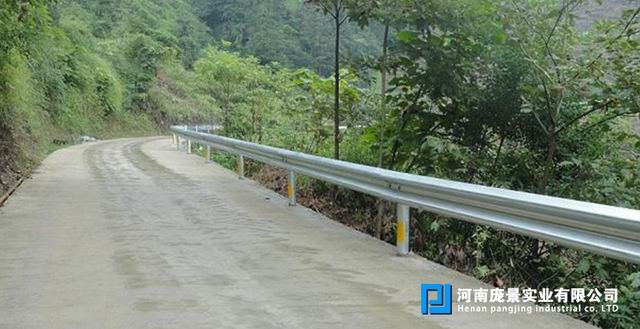 双波形草莓视频污在线看免费.jpg