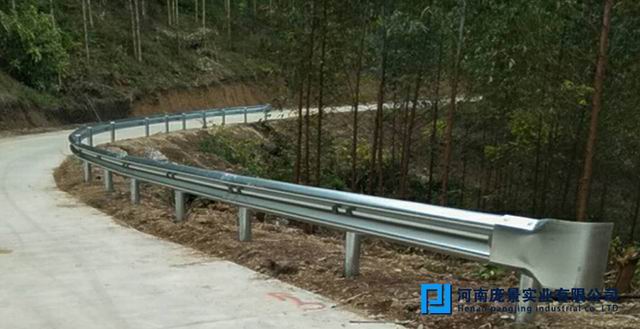 乡村公路波形草莓视频污在线看免费.jpg