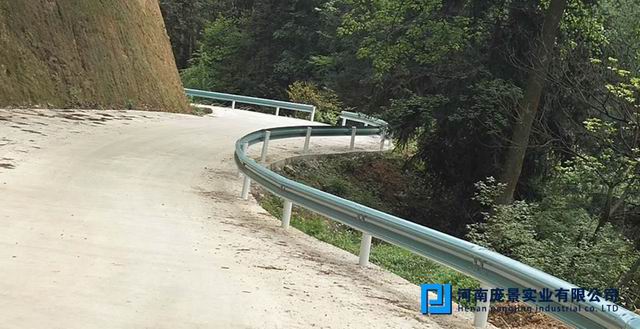乡村公路草莓视频污在线看免费板.jpg