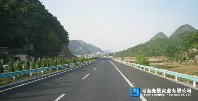 高速公路波形草莓视频污在线看免费板.jpg