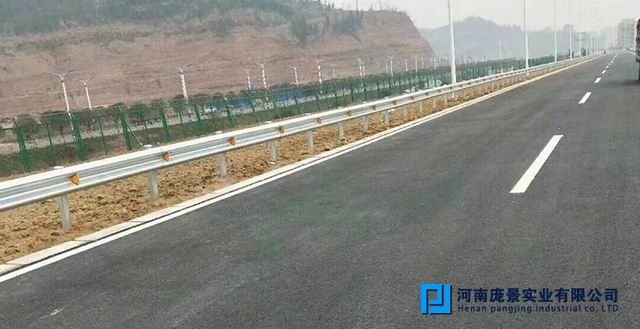 波形梁草莓视频污在线看免费.jpg