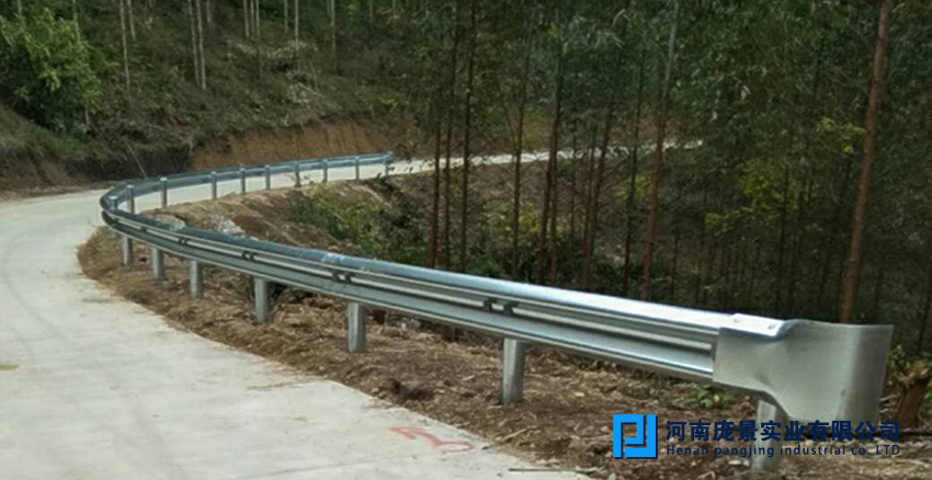 乡村公路波形草莓视频污在线看免费.jpg