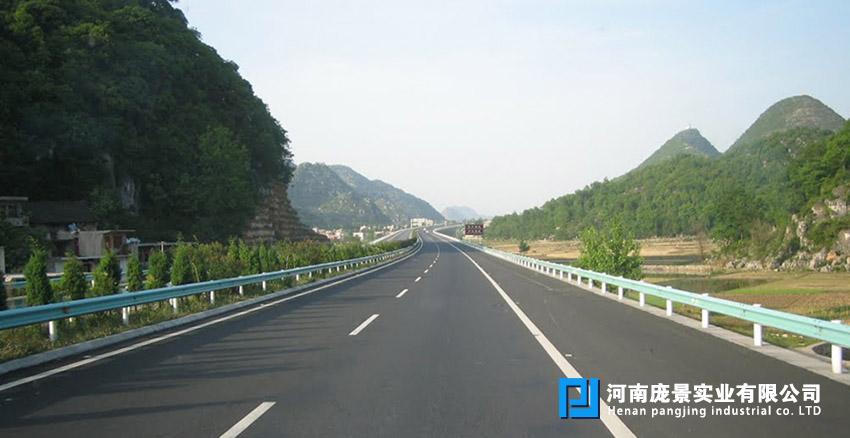 高速公路波形梁草莓视频污在线看免费.jpg