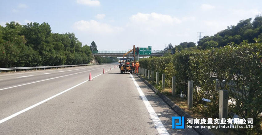 高速公路波形草莓视频污在线看免费.jpg