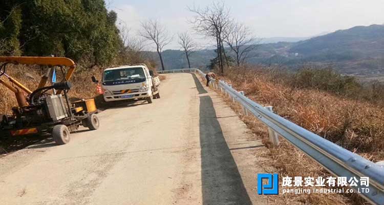 乡村公路草莓视频污在线看免费 (2).jpg