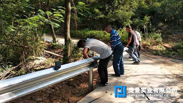 乡村公路草莓视频污在线看免费.jpg