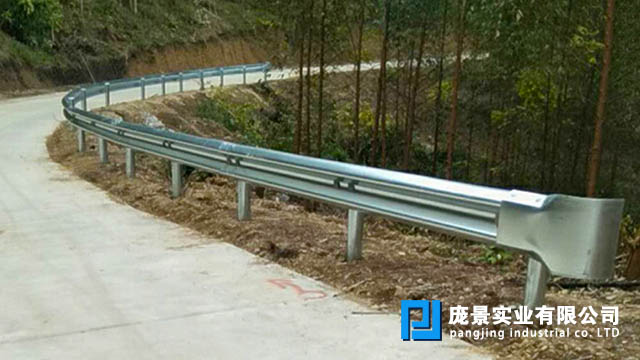 双波防撞草莓视频污在线看免费.jpg