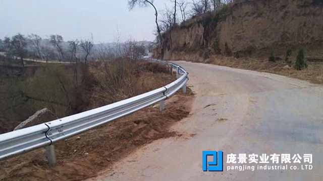 草莓视频污在线看免费.jpg