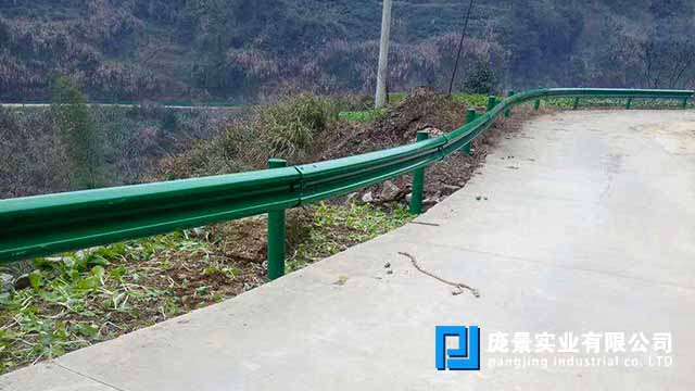 波形草莓视频污在线看免费.jpg