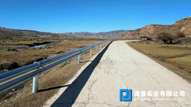 乡村公路草莓视频污在线看免费.jpg