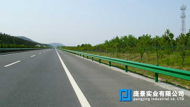 波形梁草莓视频污在线看免费.jpg
