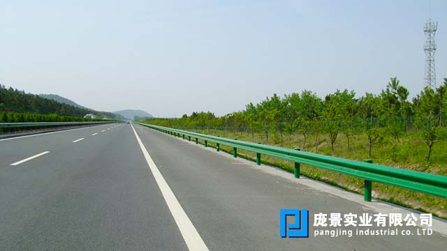 高速公路波形草莓视频污在线看免费.jpg
