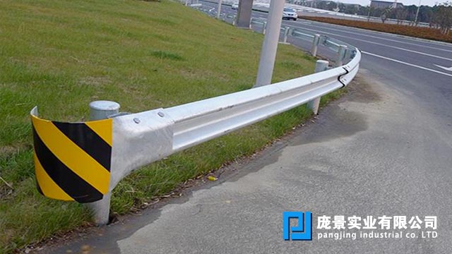 防撞波形草莓视频污在线看免费.jpg