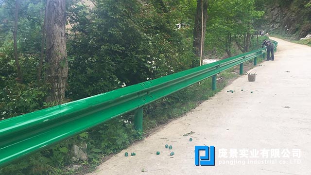 波形公路草莓视频污在线看免费.jpg