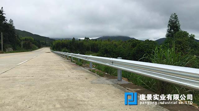 波形梁刚草莓视频污在线看免费板.jpg