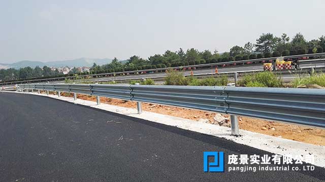 高速公路草莓视频污在线看免费 .jpg