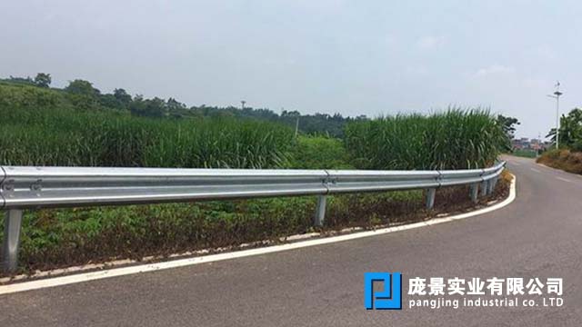 乡村公路草莓视频污在线看免费 (2).jpg