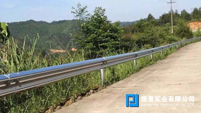 乡村草莓视频污在线看免费.jpg