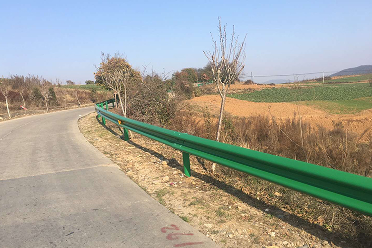 波形草莓视频污在线看免费.jpg