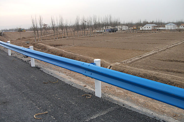 高速公路波形草莓视频污在线看免费.jpg