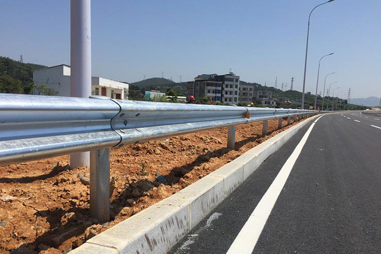 农村公路波形草莓视频污在线看免费.jpg