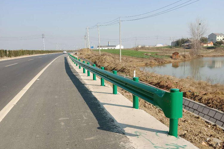 农村波形草莓视频污在线看免费.jpg