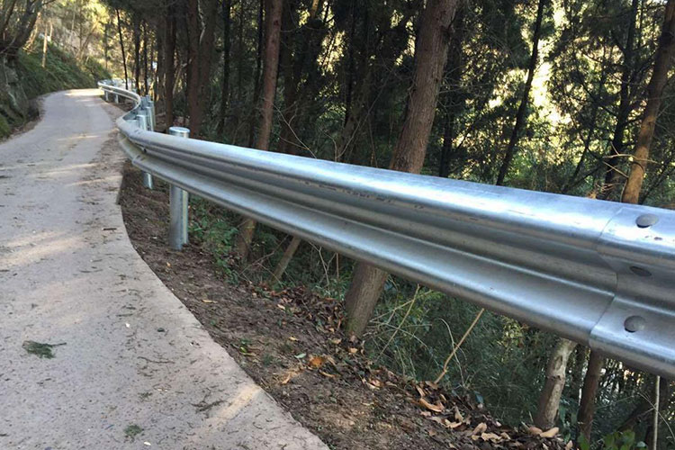 公路草莓视频污在线看免费板.jpg