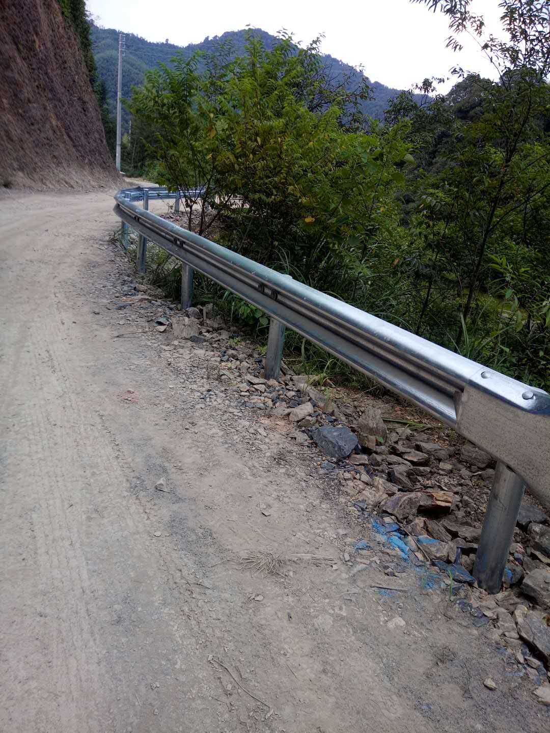 波形草莓视频污在线看免费.jpg