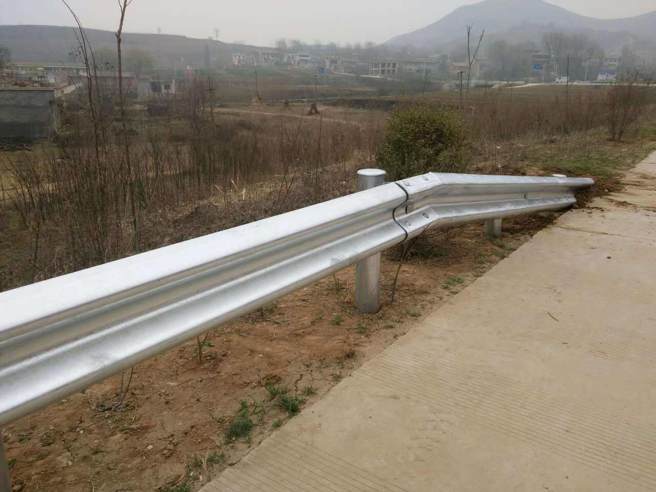 波形草莓视频污在线看免费.jpg