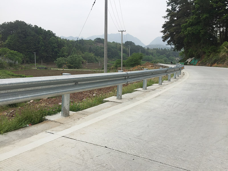 波形梁草莓视频污在线看免费1.jpg