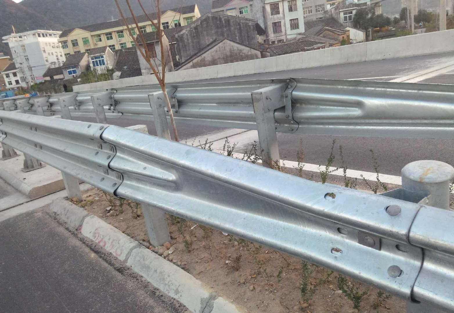 单面波形梁钢草莓视频污在线看免费.jpg