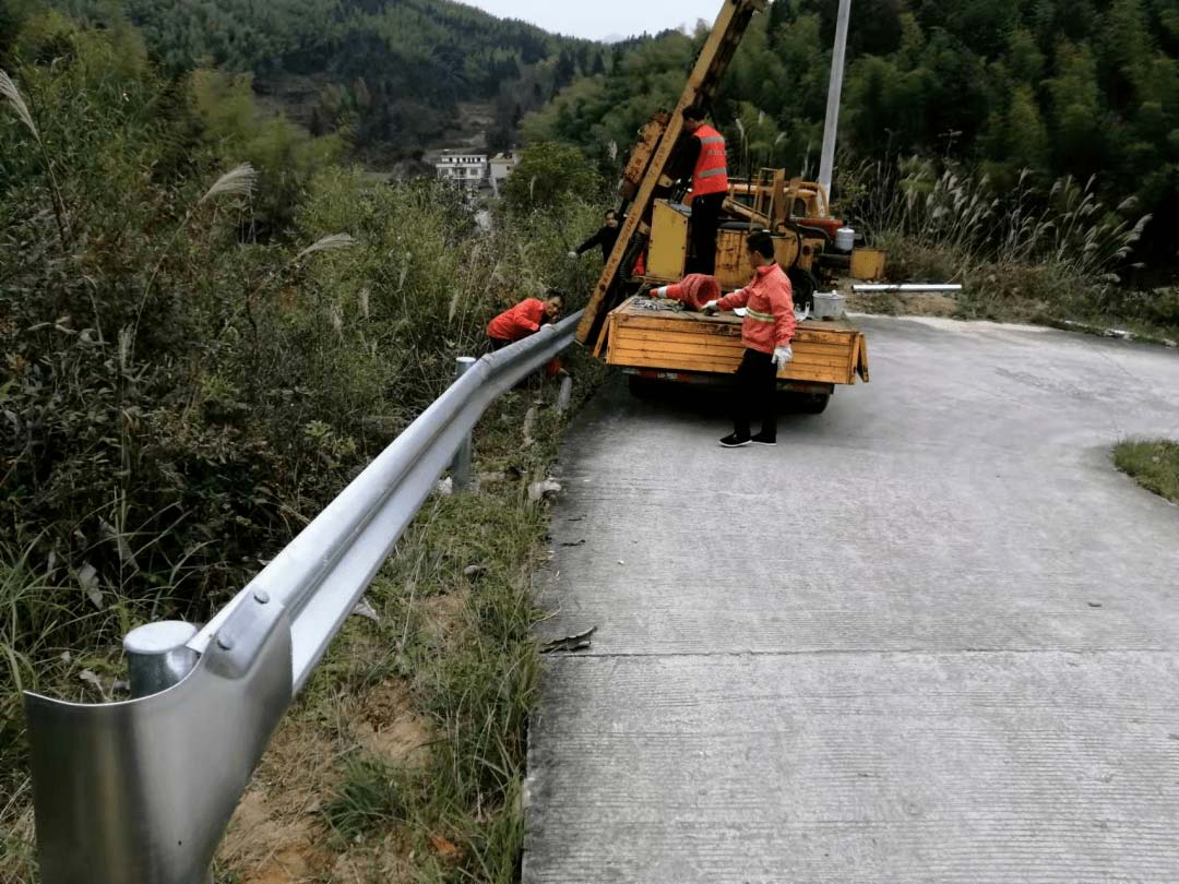 波形草莓视频污在线看免费.jpg