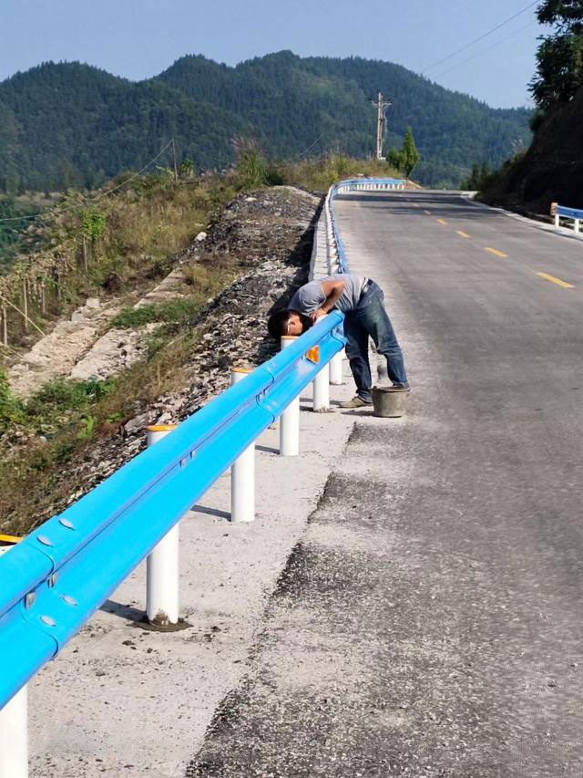 波形草莓视频污在线看免费.jpg