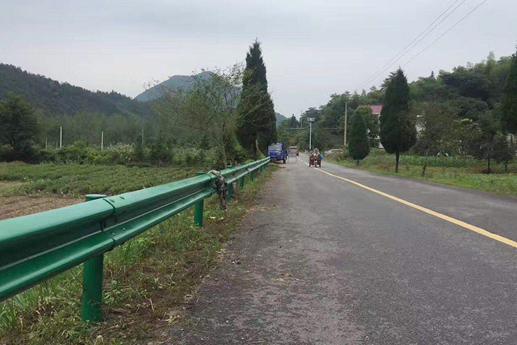 防撞波形草莓视频污在线看免费