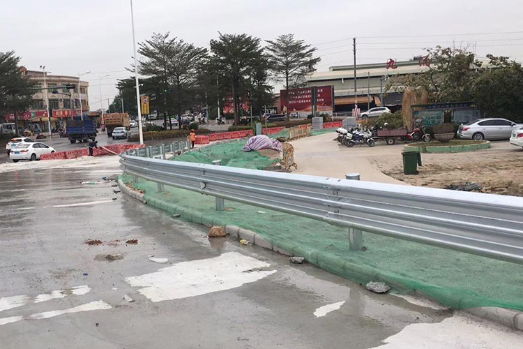 公路三波形梁钢草莓视频污在线看免费