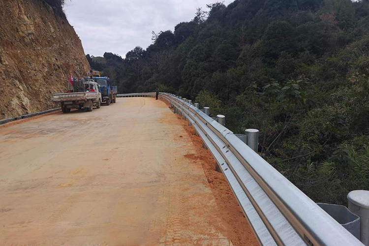 福建公路波形草莓视频污在线看免费