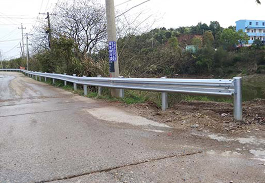 乡村公路波形草莓视频污在线看免费